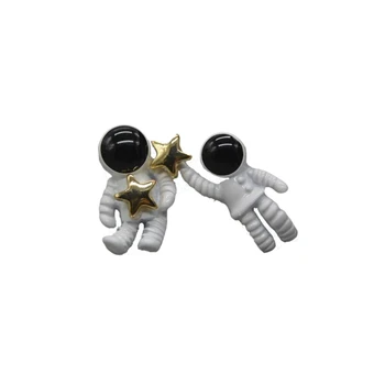 Nova Moda Naušnice Asimetrični Svemirski Astronaut Identitet Divlja Igla Nokte Donje Uho Uho Ukras